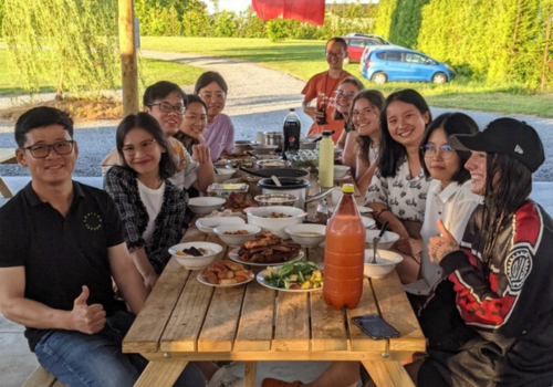 1 ngày làm việc với Working Holiday Visa New Zealand giao tiếp IELTS